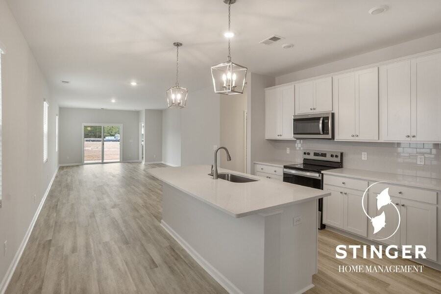 585 Dreher Dr - Photo 4 of 31