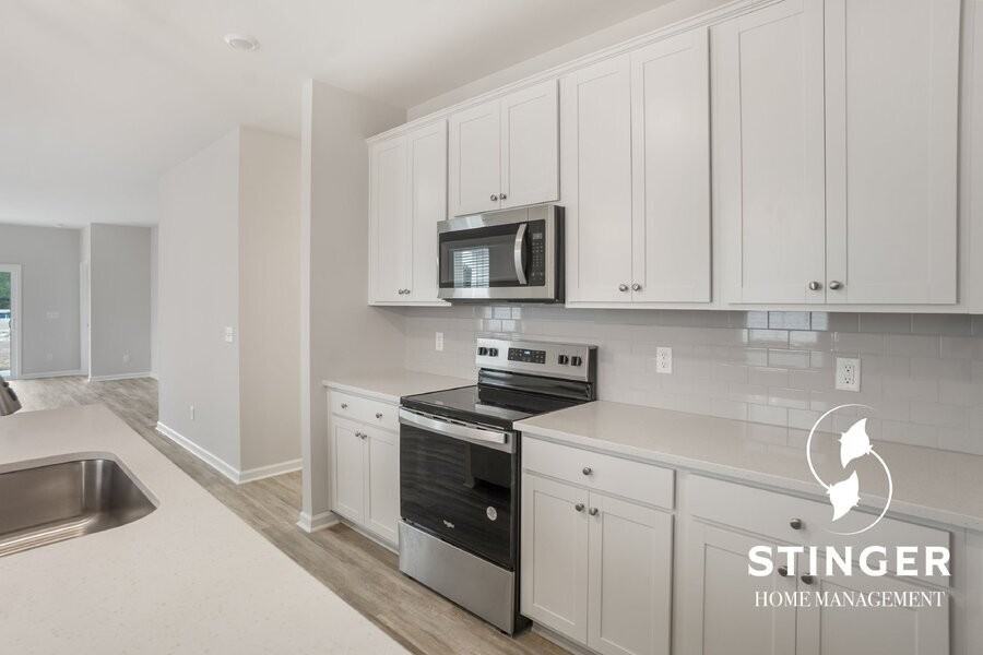 585 Dreher Dr - Photo 5 of 31