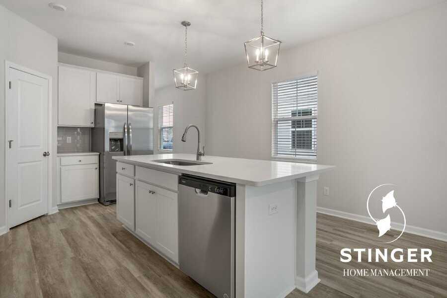 585 Dreher Dr - Photo 7 of 31