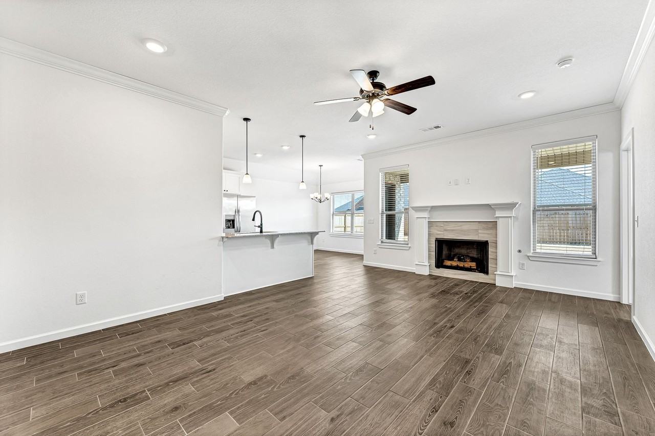 266 S Coventry Ave - Photo 3 of 27