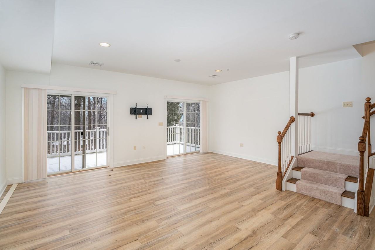 105 High Pointe Dr - Photo 4 of 30