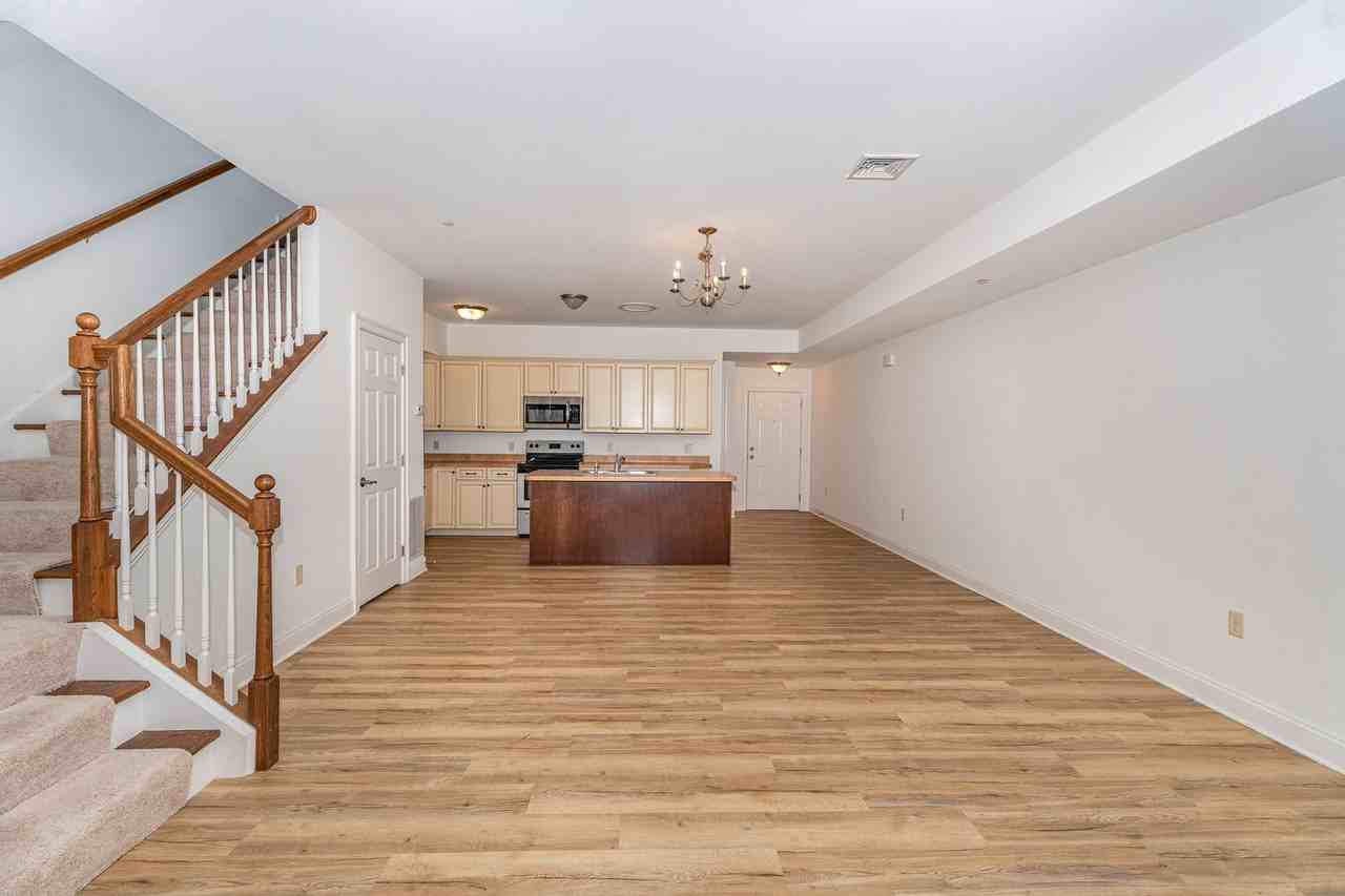 105 High Pointe Dr - Photo 5 of 30