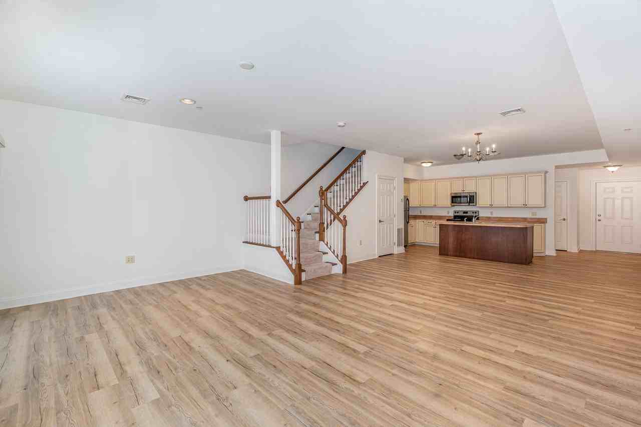 105 High Pointe Dr - Photo 6 of 30