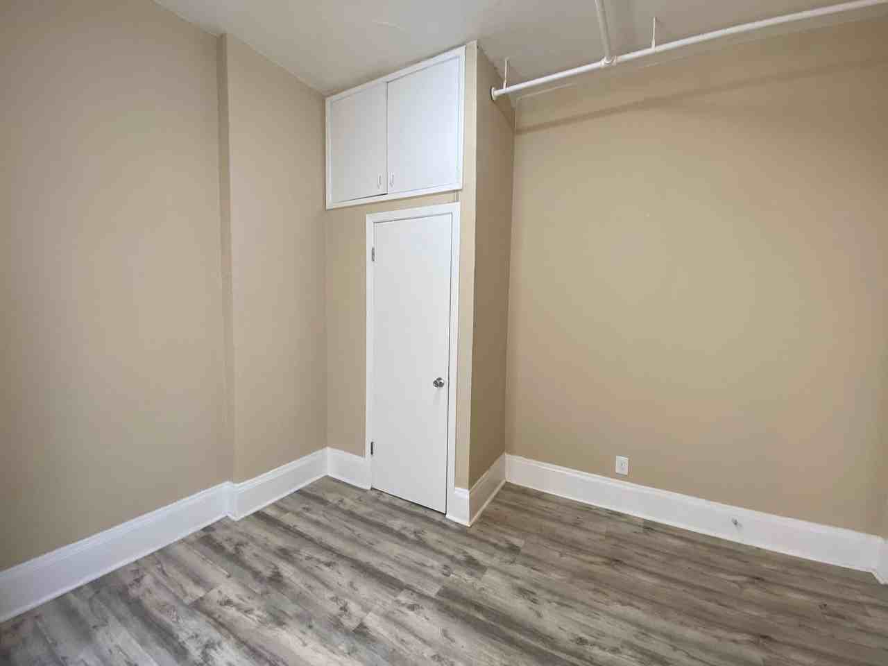 124 Waverly Pl #309 - Photo 2 of 13