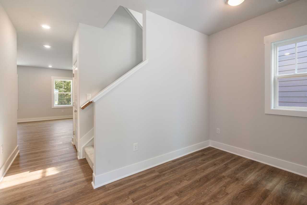 125 Beacon Dr - Photo 3 of 23