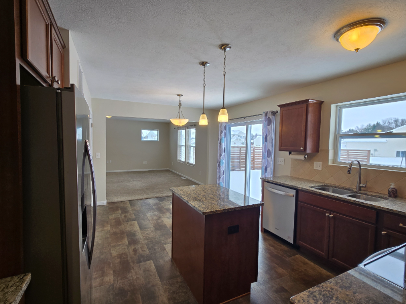 6219 Summer Ridge Ct - Photo 3 of 18