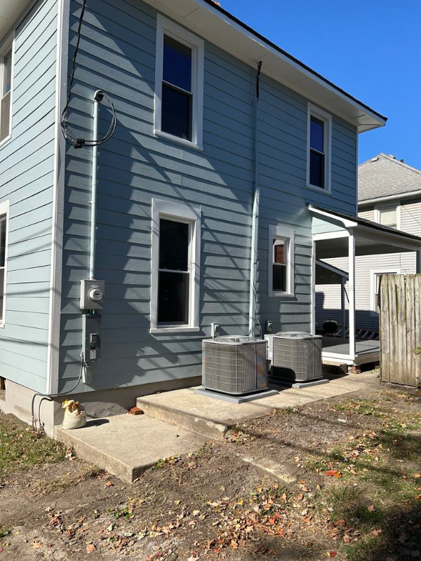 214 15th St - Photo 2 of 8