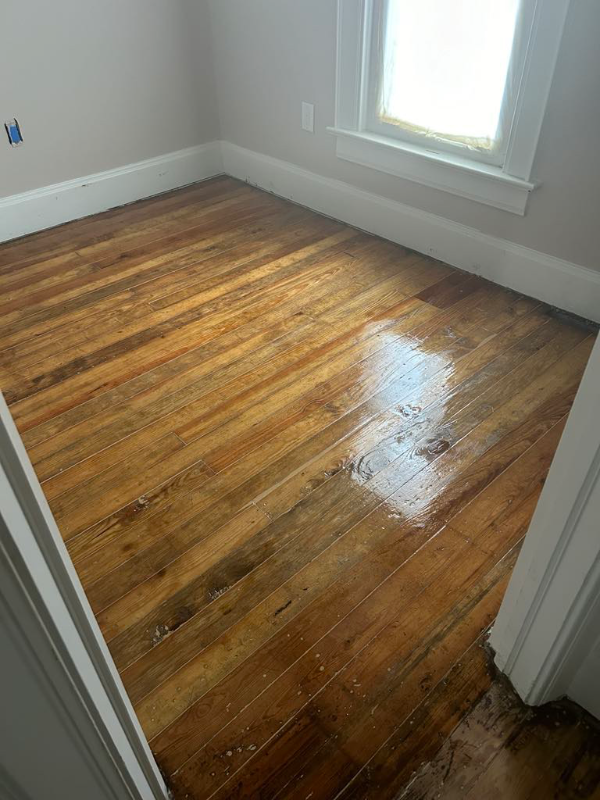 214 15th St - Photo 6 of 8