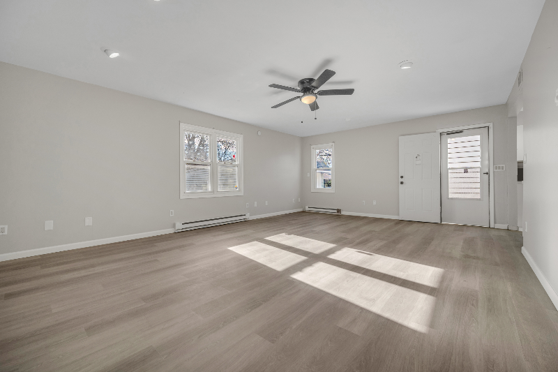 13301 Kirton Ave - Photo 3 of 20