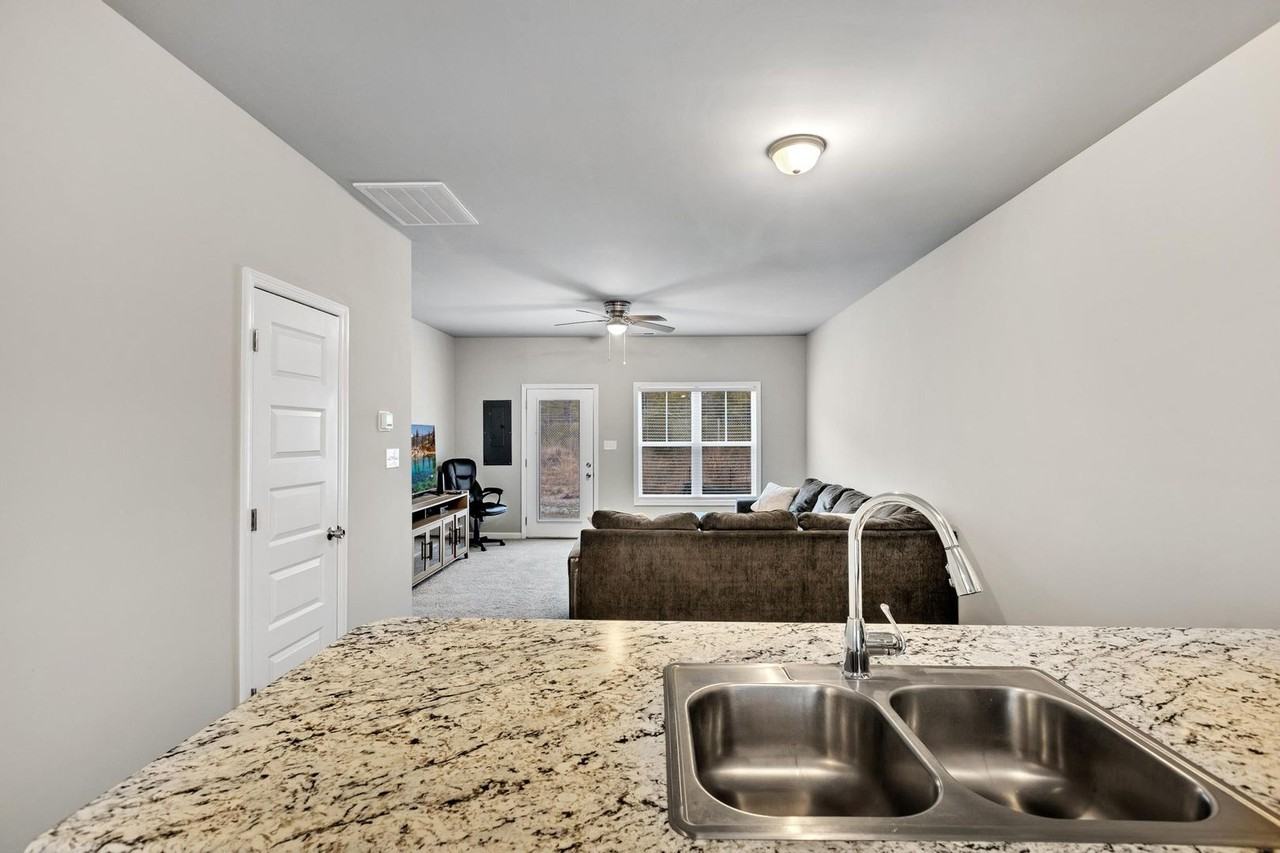 156 Buckhorn Ave - Photo 7 of 22