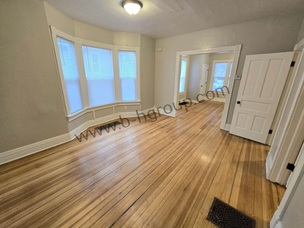 6527 18th Ave - Photo 4 of 20