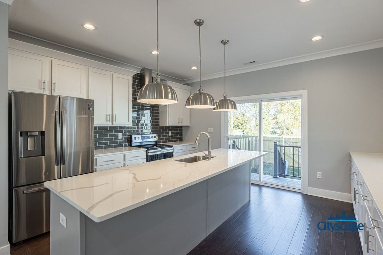 3010 S St - Photo 3 of 37