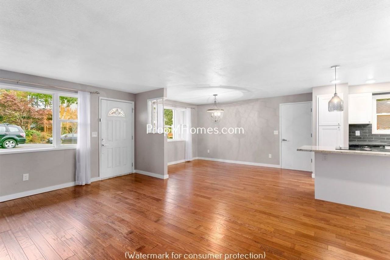 2540 Lancaster St - Photo 3 of 23