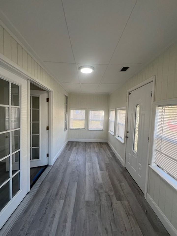 670 Drew St W - Photo 3 of 21