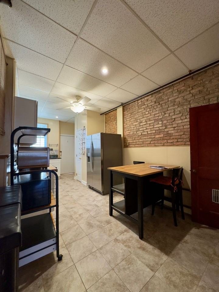 314 S Collington Ave - Photo 5 of 26