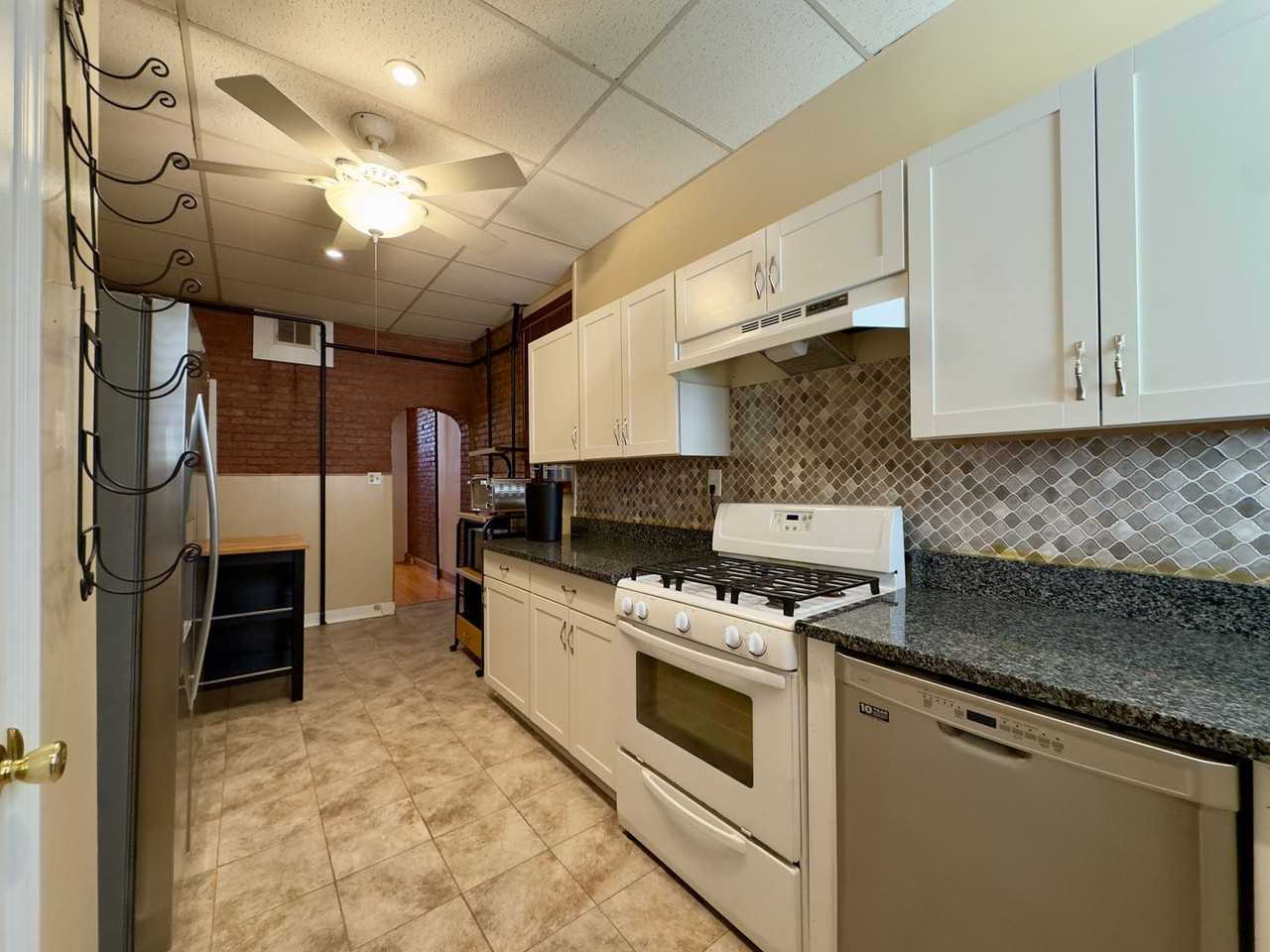 314 S Collington Ave - Photo 6 of 26