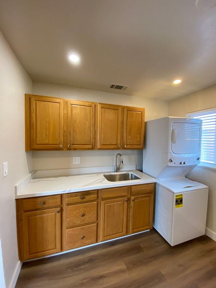 156 Chandler St - Photo 6 of 25
