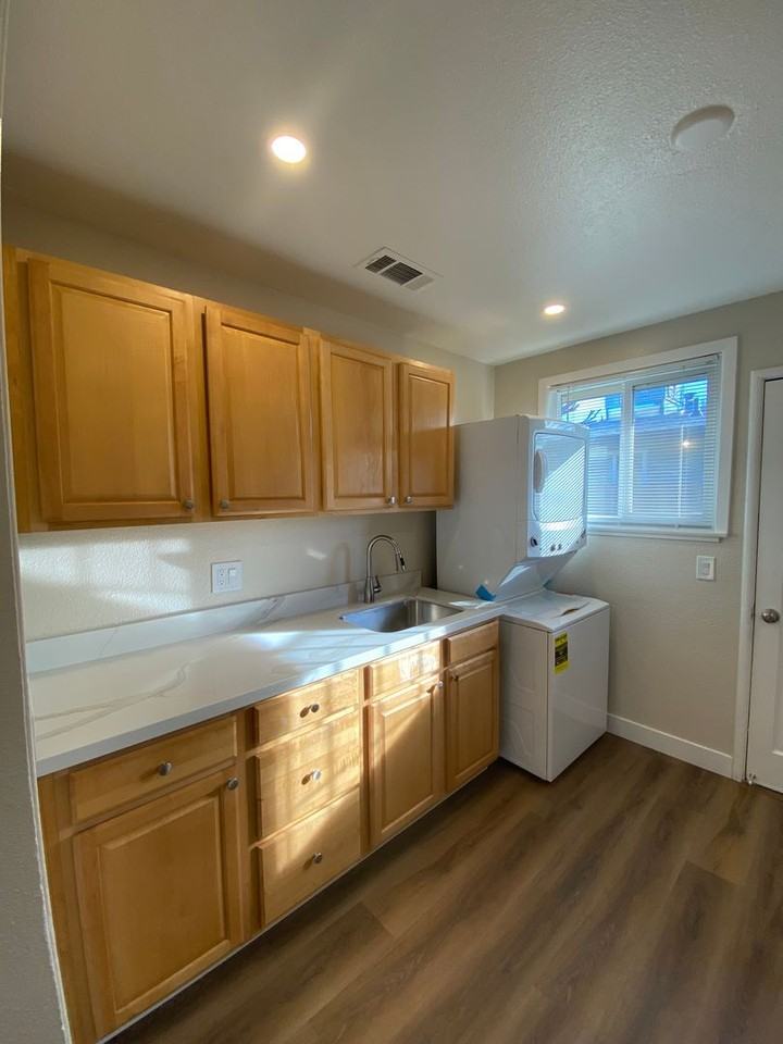 156 Chandler St - Photo 7 of 25