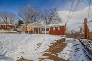 395 Collins Dr - Photo 1 of 1