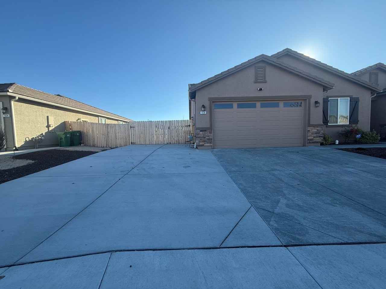1038 Garden Pond Way - Photo 2 of 25