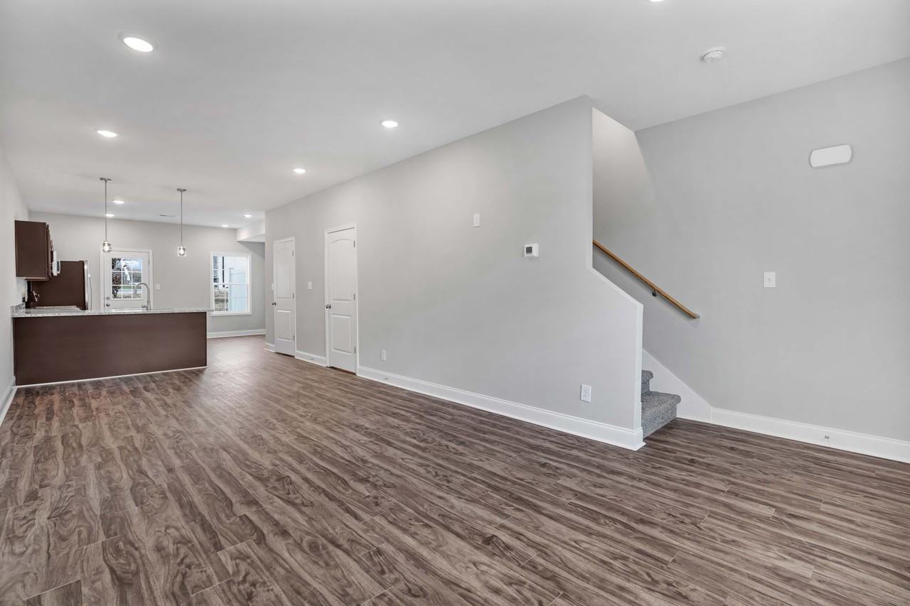 541 541 New S Dr - Photo 4 of 37