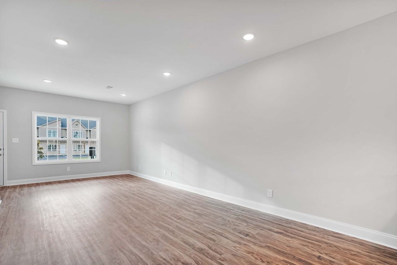 541 541 New S Dr - Photo 6 of 37