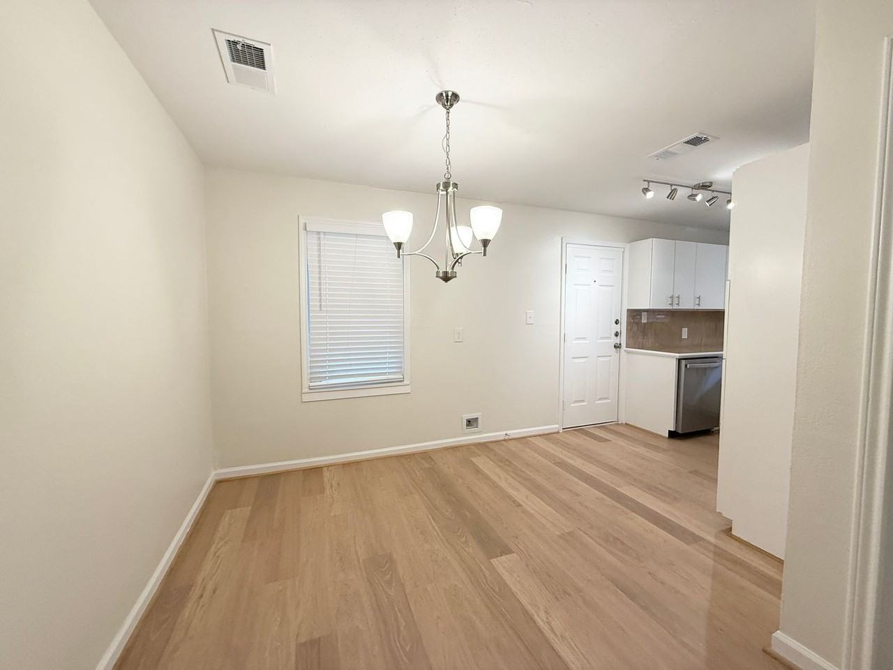 8 Piney Way - Photo 5 of 23