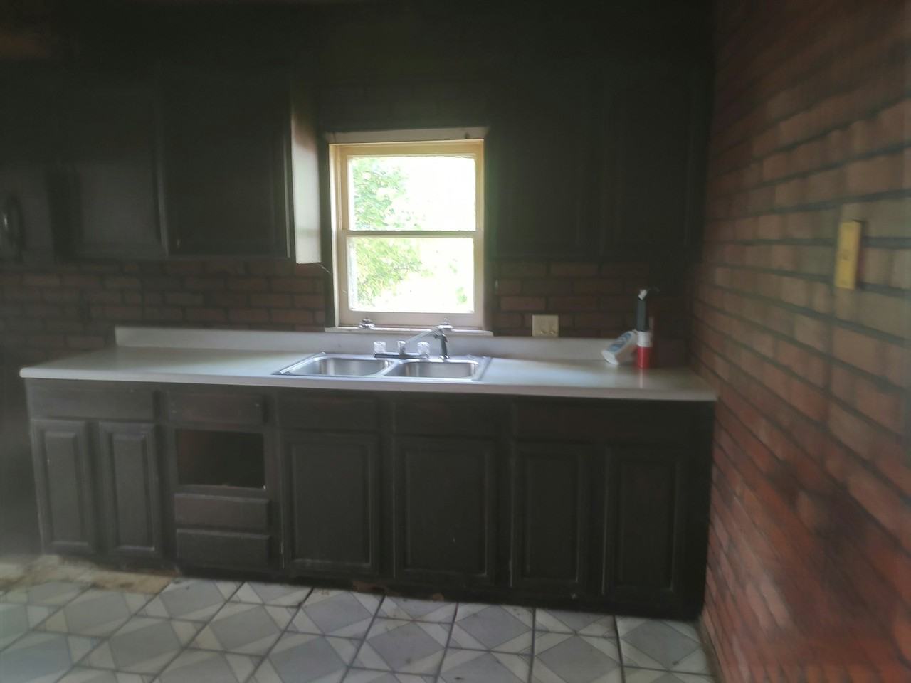 909 Fairland Street - Photo 4 of 17