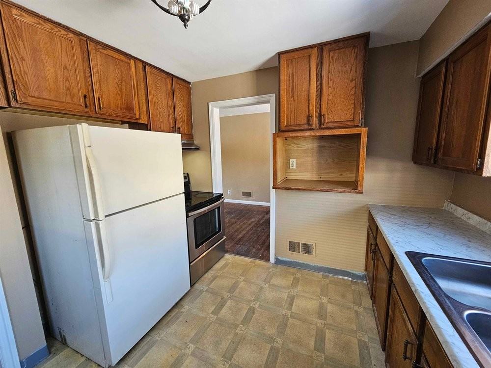 439 W Hudson Ave - Photo 3 of 18