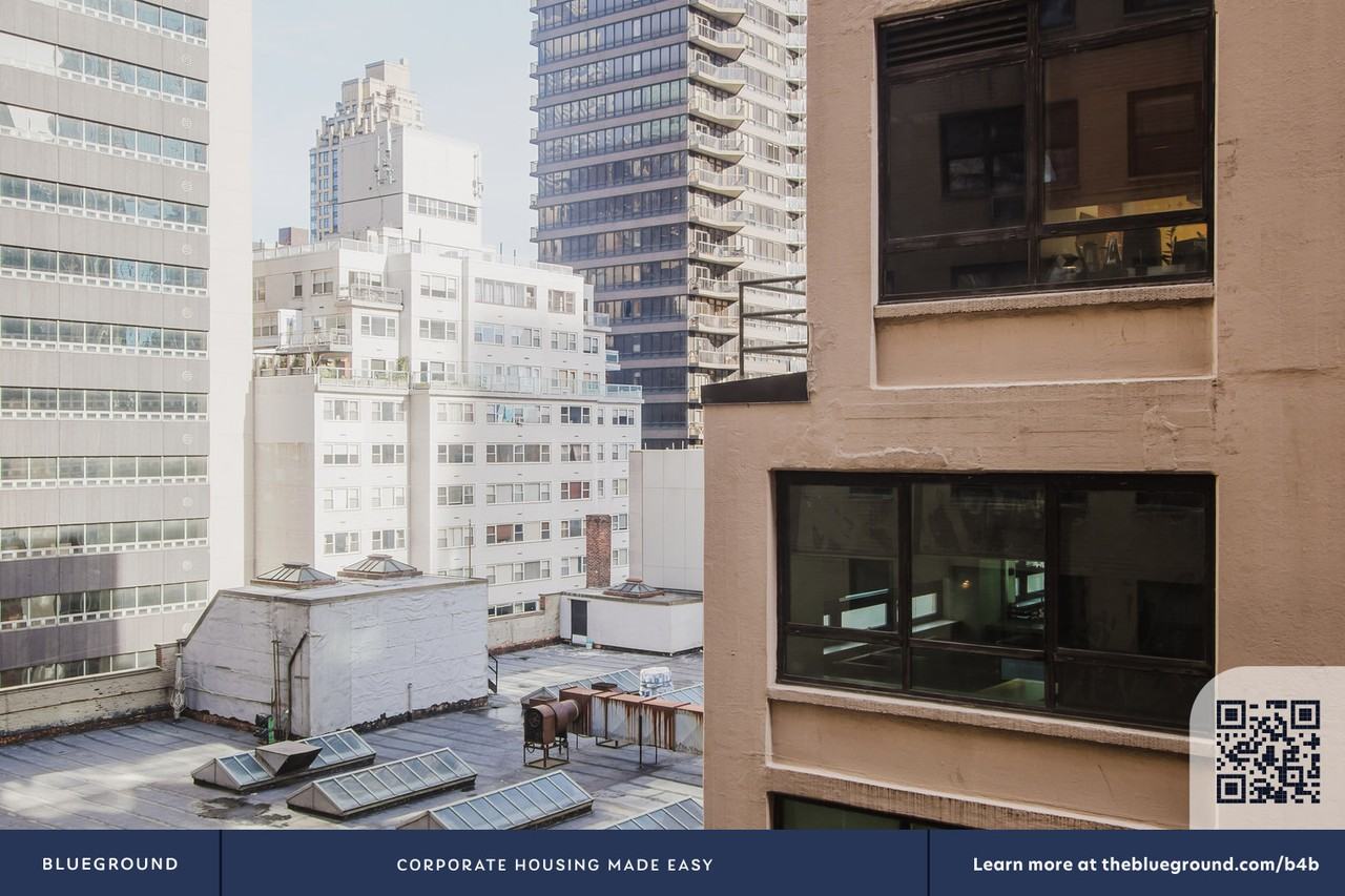 301 E 47th St #1736 - Photo 5 of 32