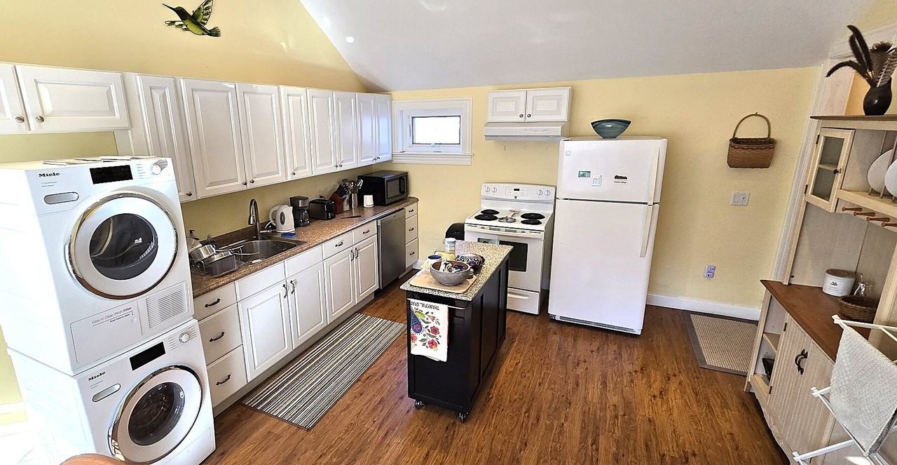 248 Nimble Hill Road - Photo 2 of 18