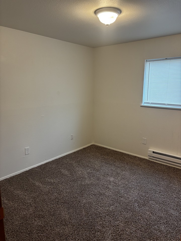 35405 23rd Avenue Southwest - Photo 3 of 8