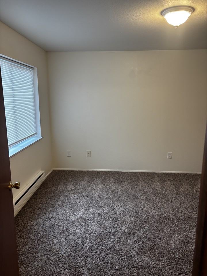 35405 23rd Avenue Southwest - Photo 5 of 8