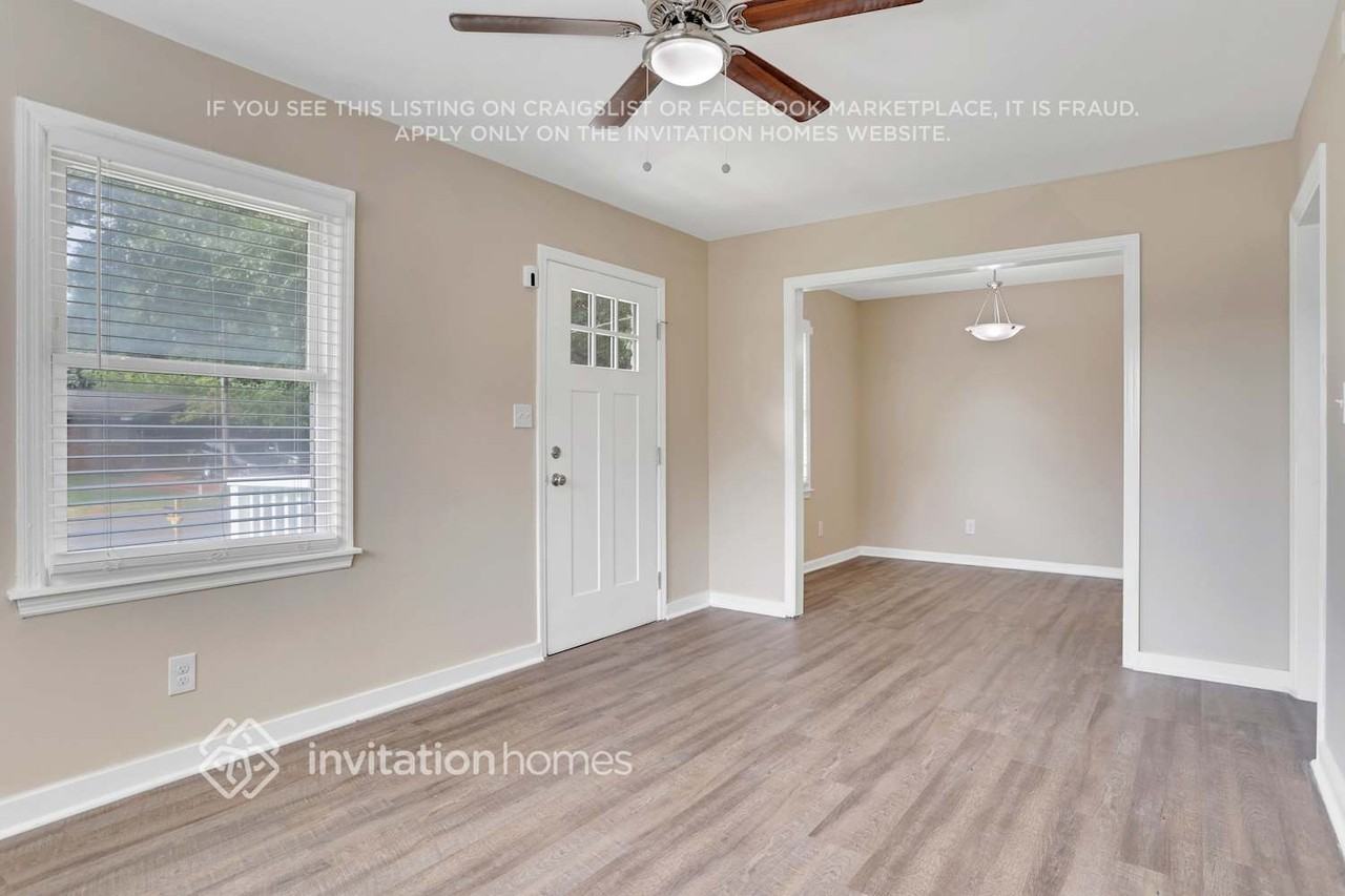 1281 Bell Ave - Photo 3 of 16