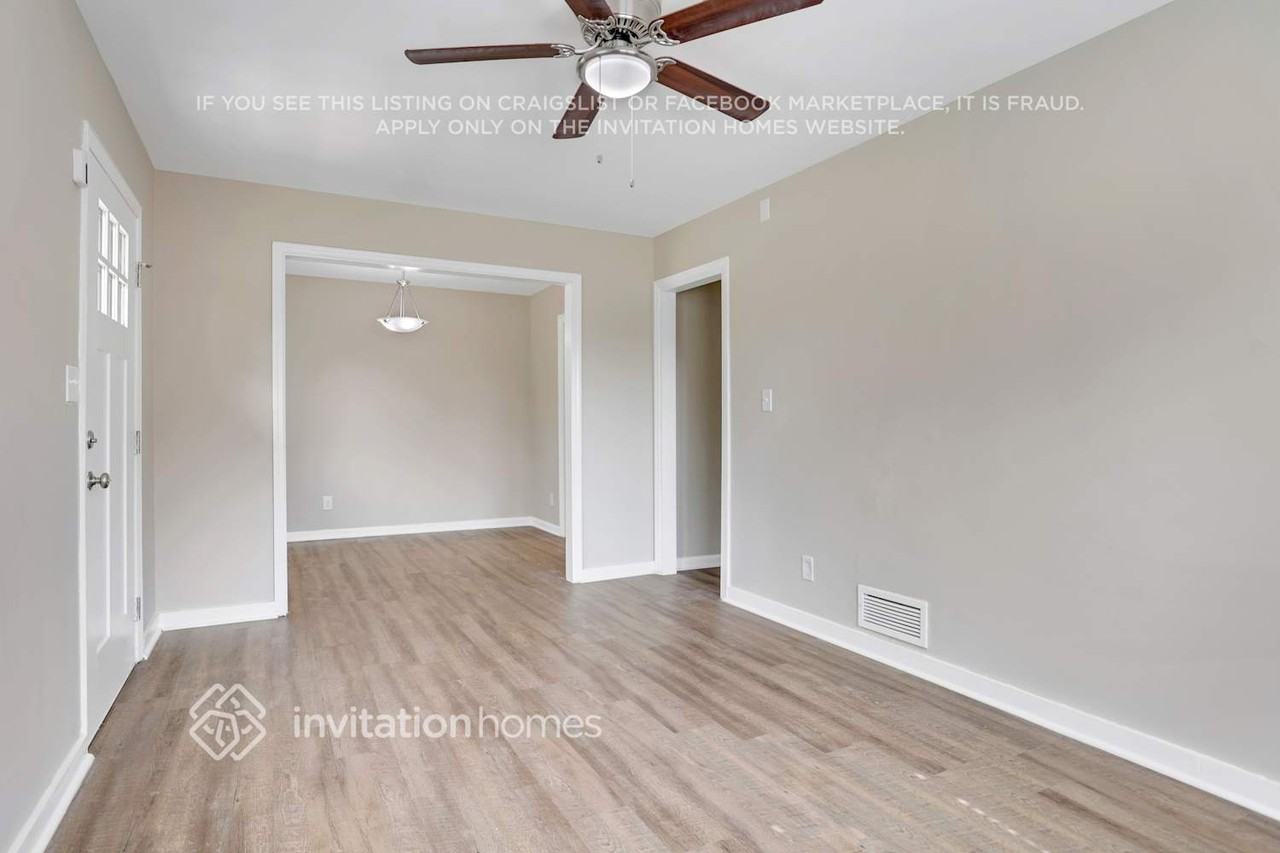 1281 Bell Ave - Photo 4 of 16