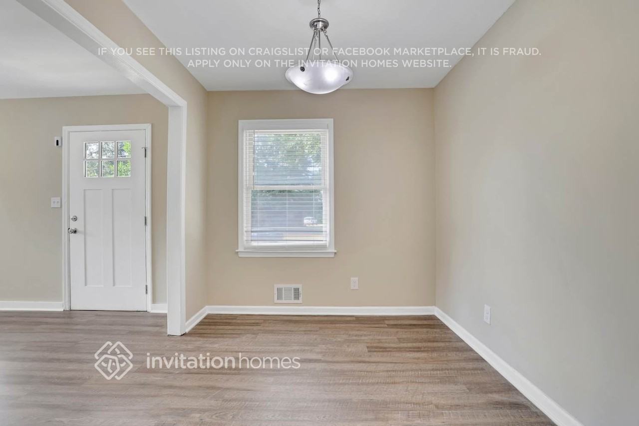 1281 Bell Ave - Photo 5 of 16