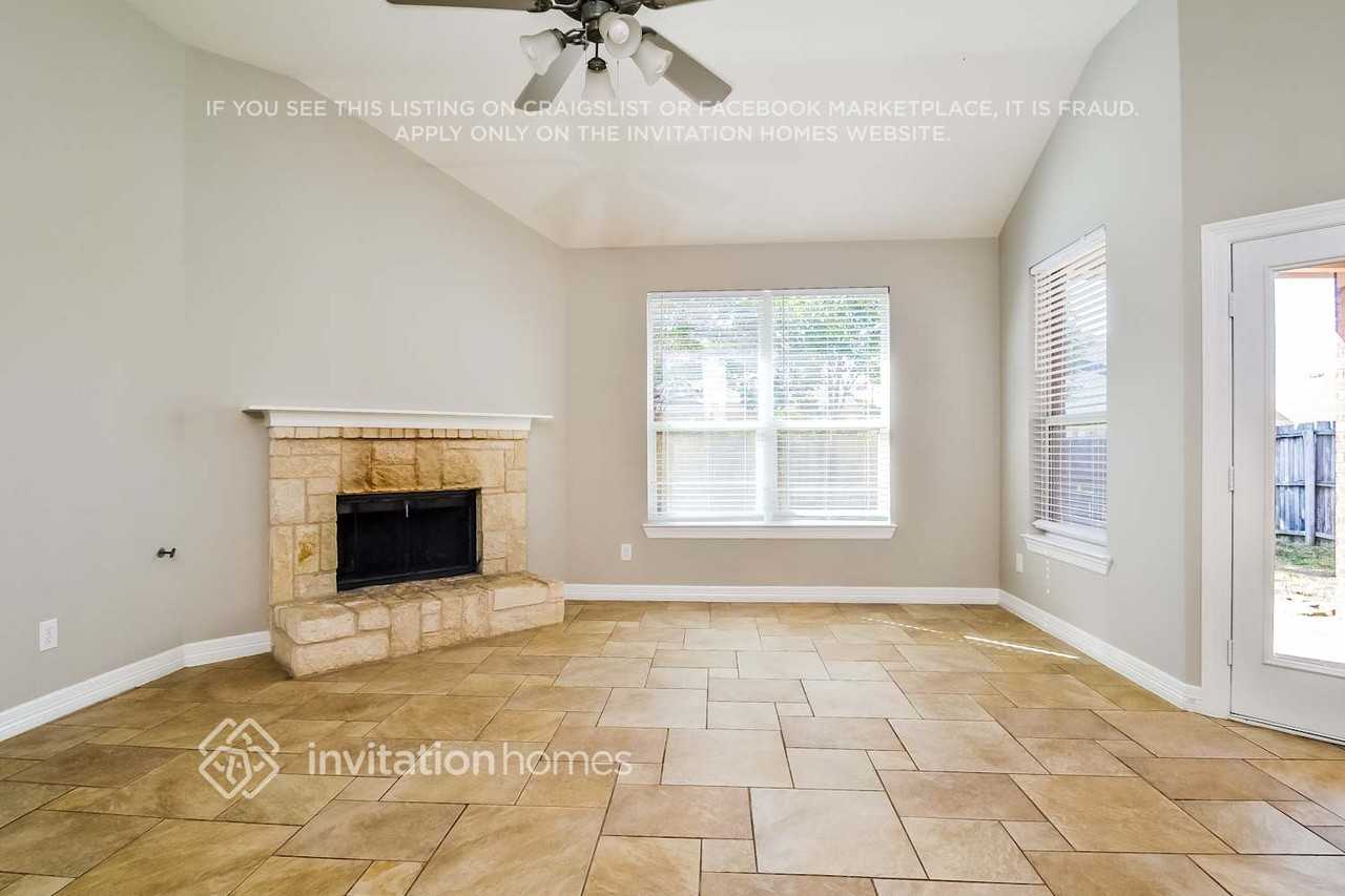 1414 Nighthawk Dr - Photo 2 of 15