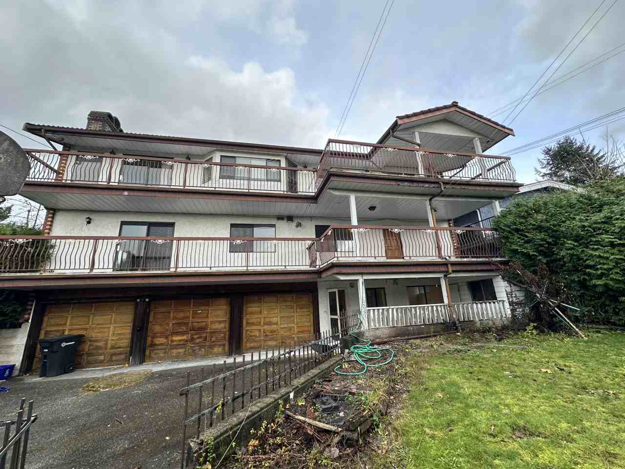 6110 Kitchener St - Photo 2 of 14