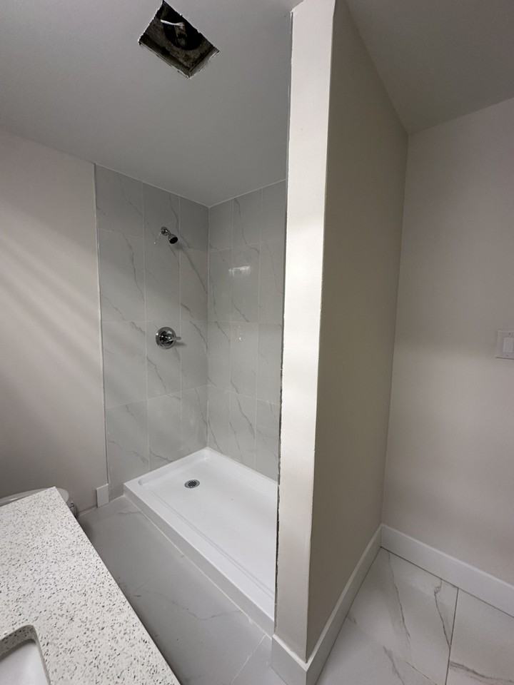 6110 Kitchener St - Photo 3 of 14