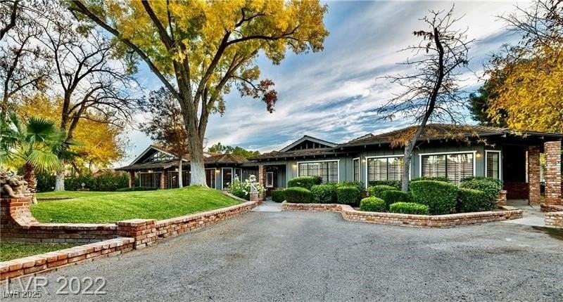 2801 Pinto Ln - Photo 2 of 42