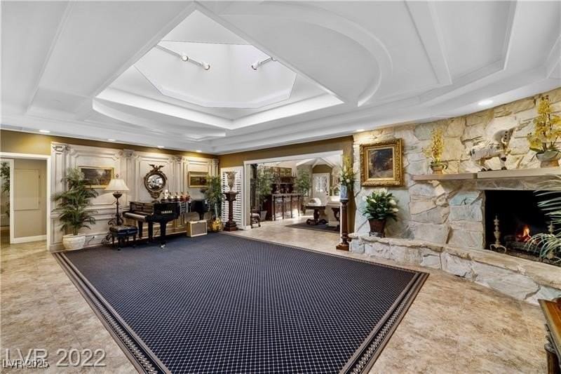 2801 Pinto Ln - Photo 3 of 42