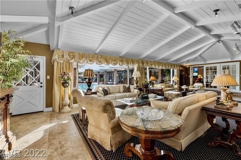 2801 Pinto Ln - Photo 5 of 42