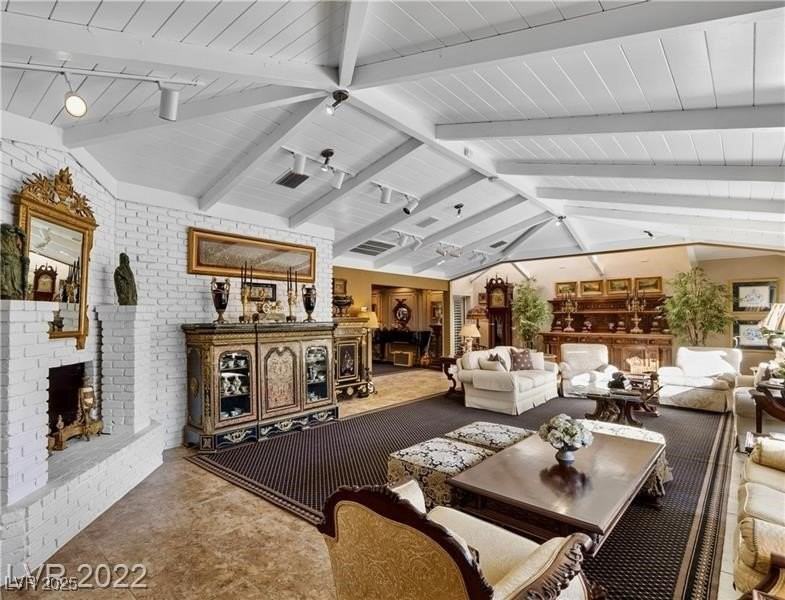 2801 Pinto Ln - Photo 6 of 42