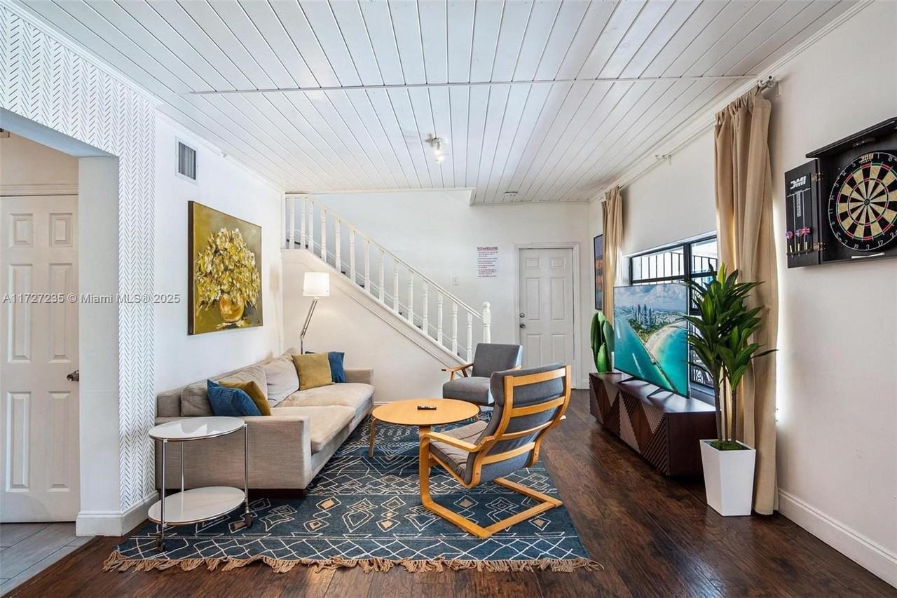 1428 Sw 11th Ter #NA - Photo 5 of 36