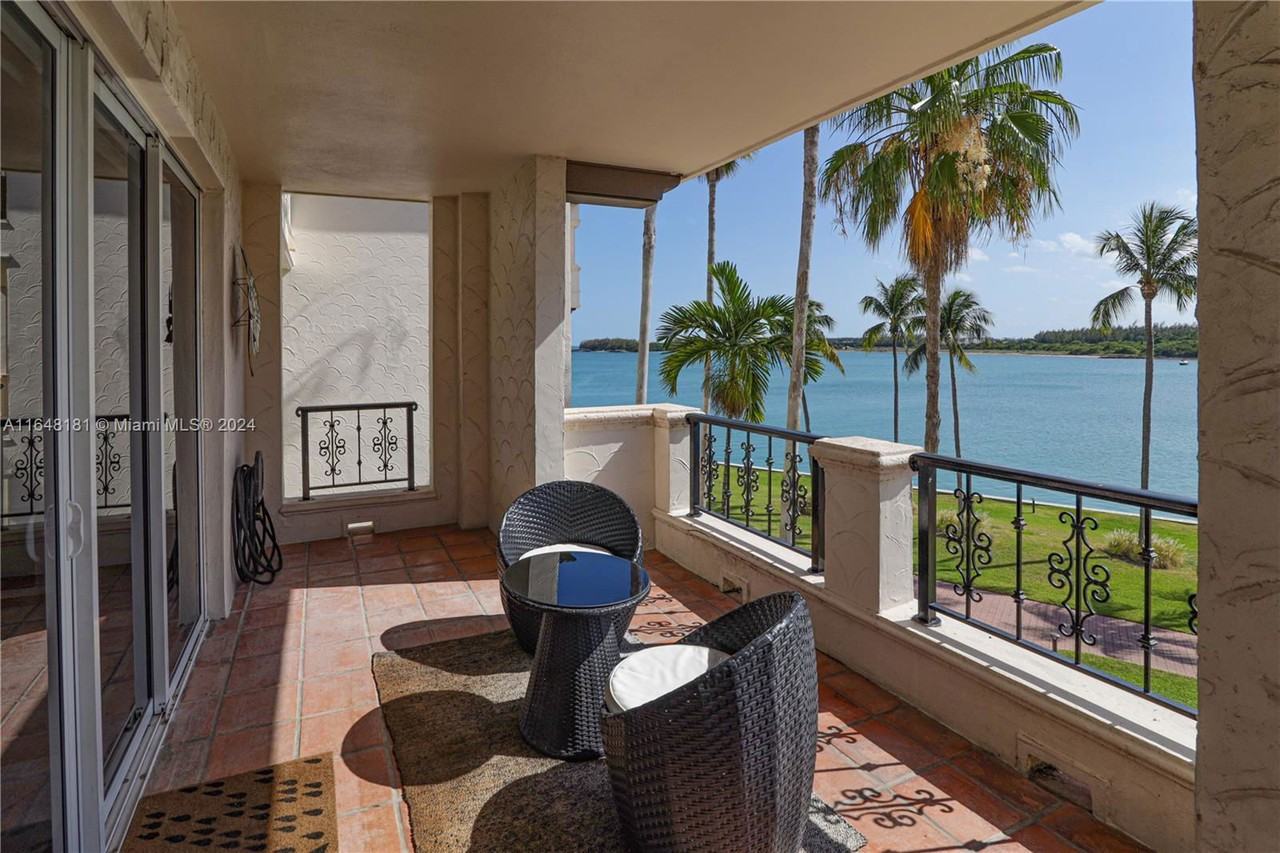 2235 Fisher Island Dr - Photo 3 of 8