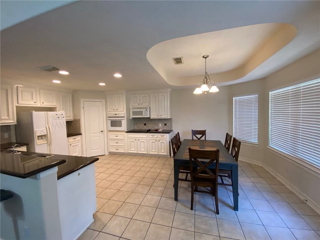 8420 Alison Ave - Photo 7 of 14