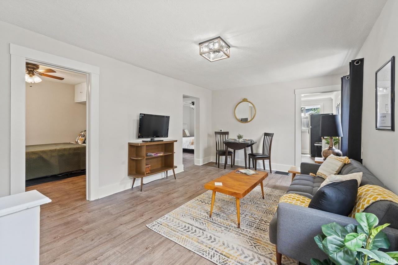 737 Lillian Ave - Photo 2 of 30