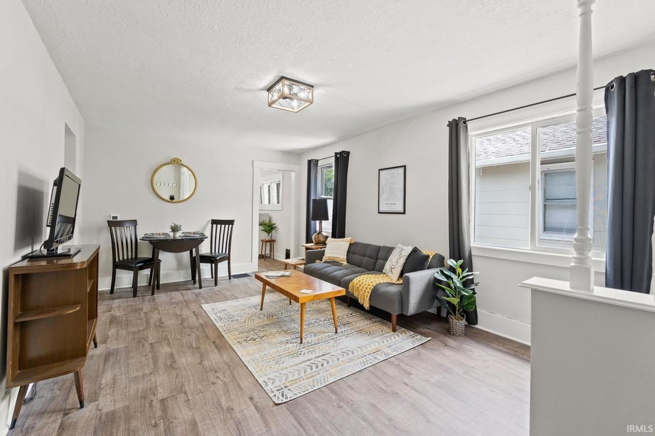 737 Lillian Ave - Photo 3 of 30