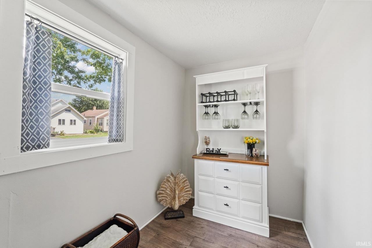 737 Lillian Ave - Photo 7 of 30