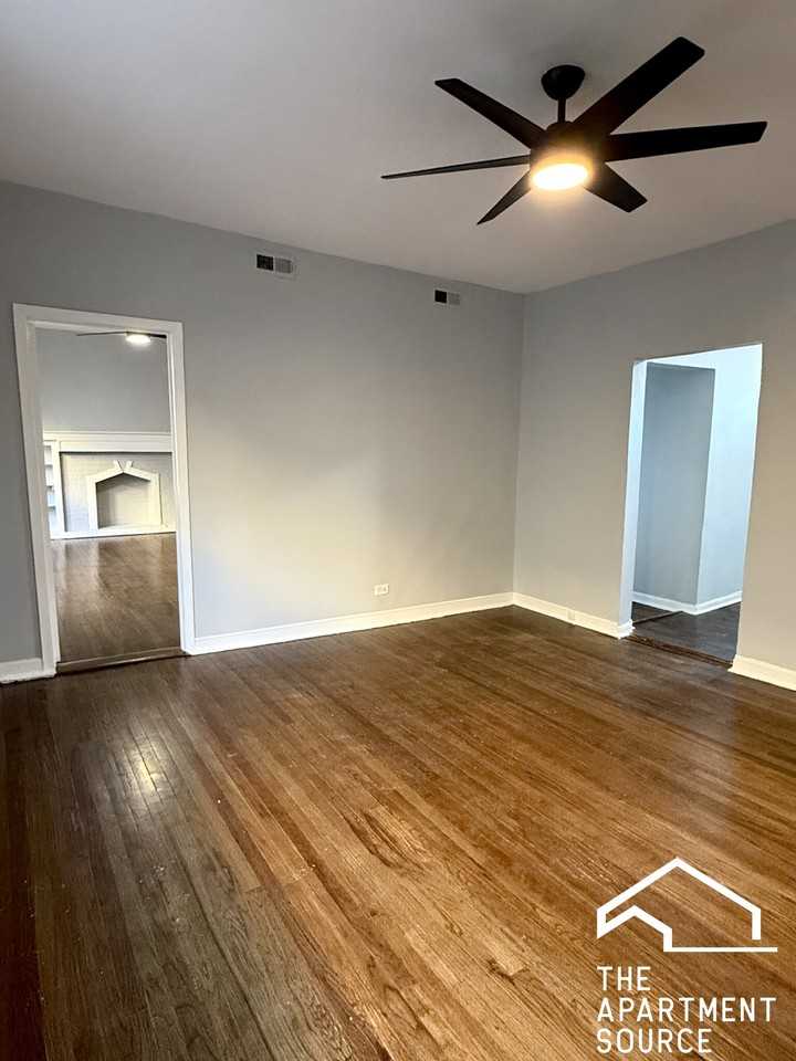 1022 E Hyde Park Blvd #3S - Photo 4 of 9